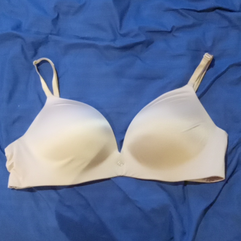 tan Victoria's Secret pushup bra